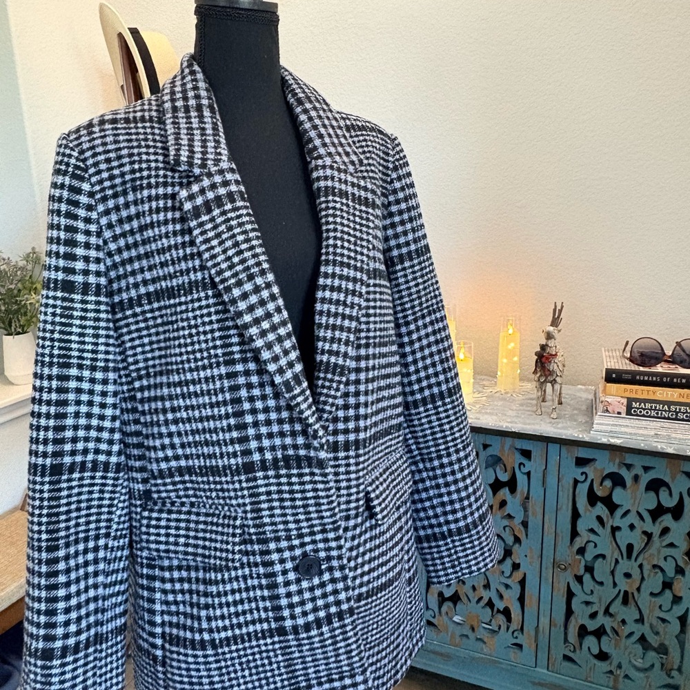 Old Navy Black and White Houndstooth Blazer